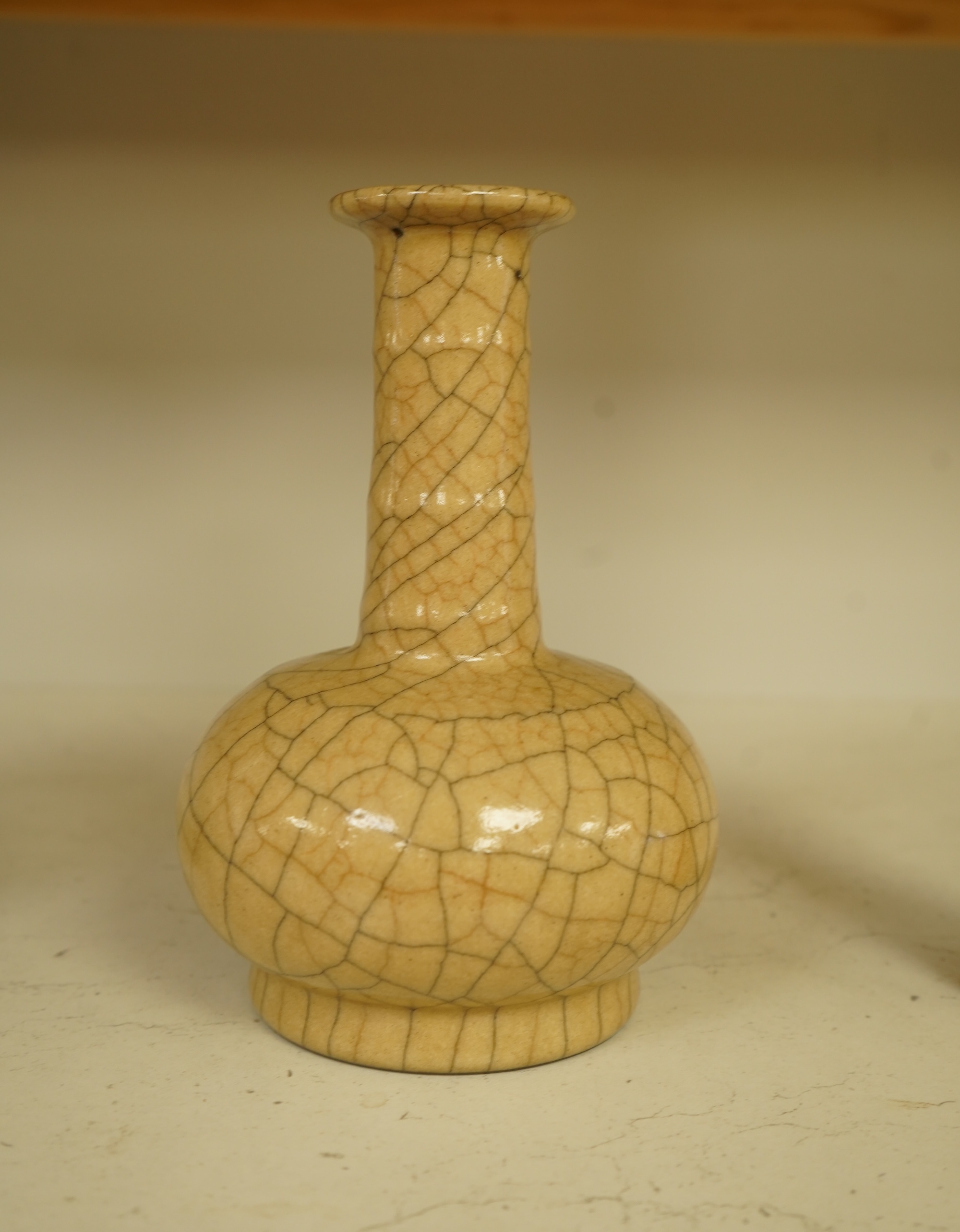 A Chinese crackle glaze vase, 19cm high
